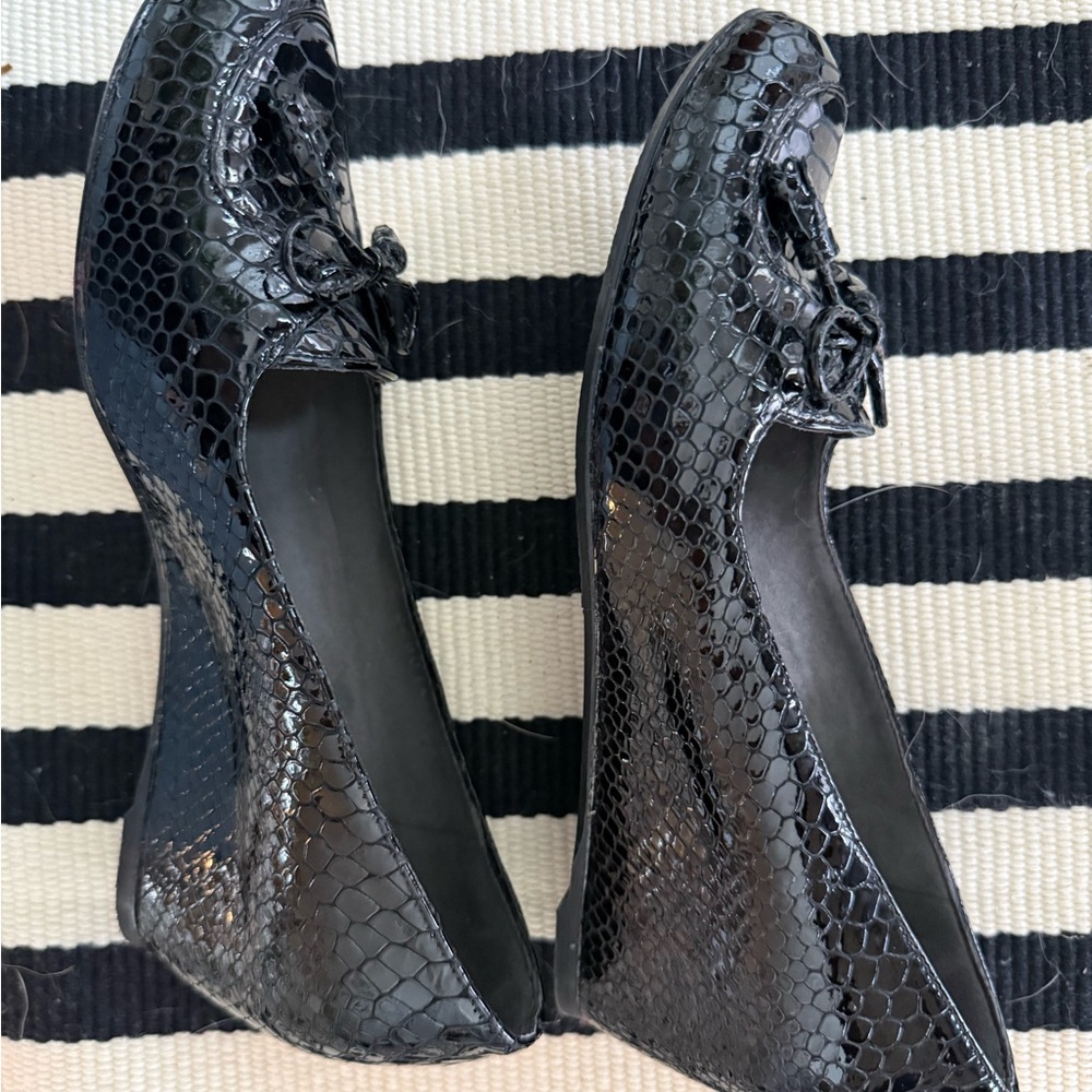 Stuart Weitzman Glossy Black wedges